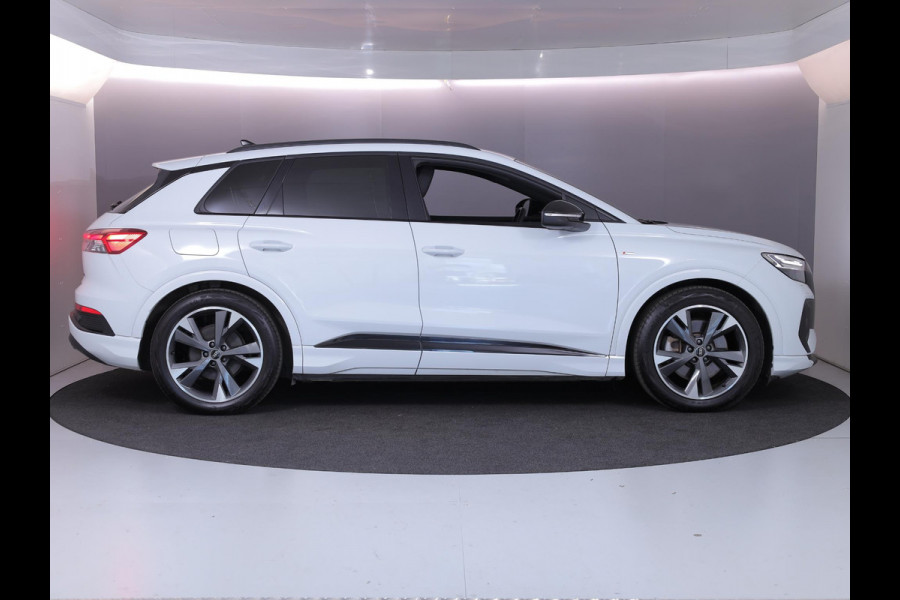 Audi Q4 e-tron 50 quattro Launch edition S Competition 77 kWh 299 pk | Navigatie | Warmtepomp | Trekhaak (wegklapbaar) | Parkeersensoren | Achteruitrijcamera | Elektr. voorstoelen | S-Line |