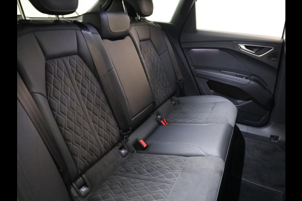 Audi Q4 e-tron 50 quattro Launch edition S Competition 77 kWh 299 pk | Navigatie | Warmtepomp | Trekhaak (wegklapbaar) | Parkeersensoren | Achteruitrijcamera | Elektr. voorstoelen | S-Line |
