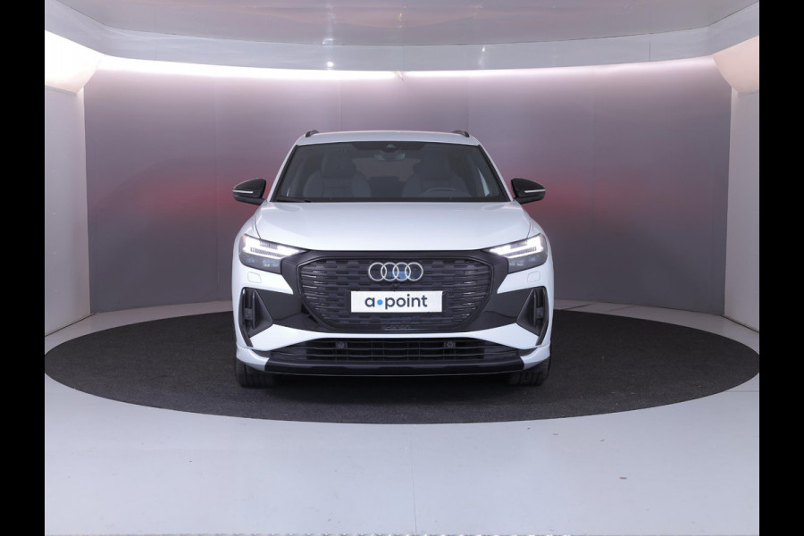 Audi Q4 e-tron 50 quattro Launch edition S Competition 77 kWh 299 pk | Navigatie | Warmtepomp | Trekhaak (wegklapbaar) | Parkeersensoren | Achteruitrijcamera | Elektr. voorstoelen | S-Line |