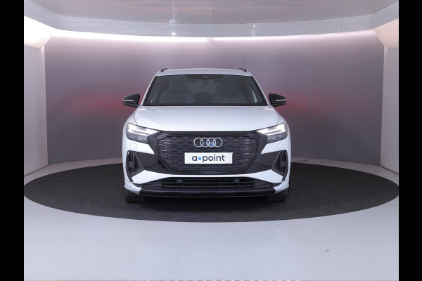 Audi Q4 e-tron 50 quattro Launch edition S Competition 77 kWh 299 pk | Navigatie | Warmtepomp | Trekhaak (wegklapbaar) | Parkeersensoren | Achteruitrijcamera | Elektr. voorstoelen | S-Line |