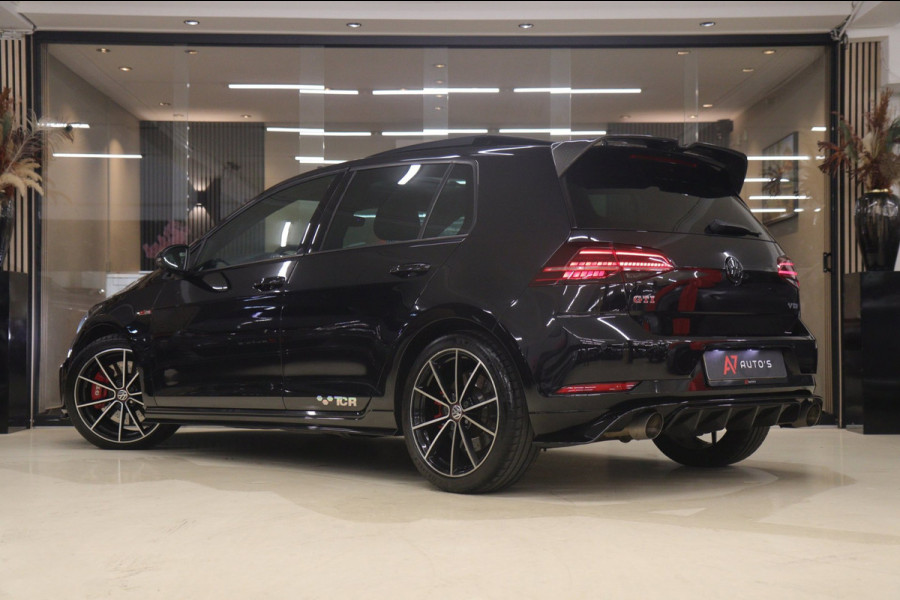 Volkswagen Golf 2.0 TSI GTI TCR /PANO/MILLTEK/CARPLAY/CARBON/KEYLESS/ACC/VOL