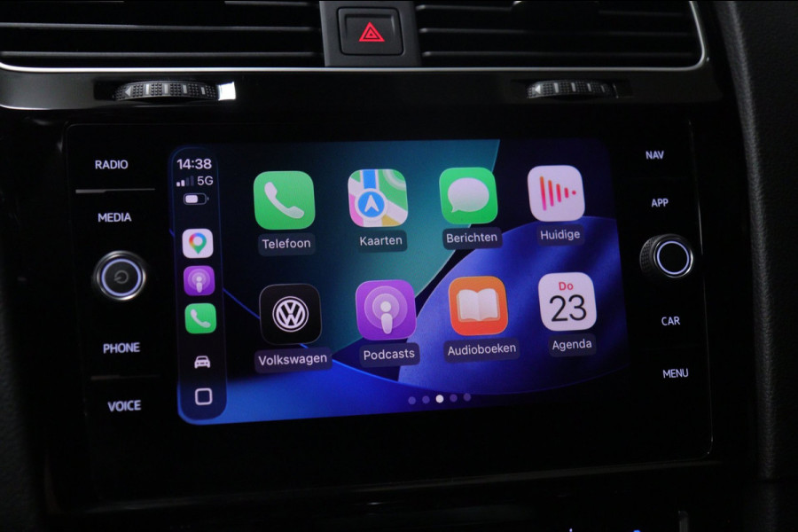 Volkswagen Golf 2.0 TSI GTI TCR /PANO/MILLTEK/CARPLAY/CARBON/KEYLESS/ACC/VOL