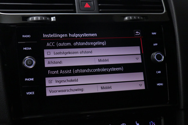 Volkswagen Golf 2.0 TSI GTI TCR /PANO/MILLTEK/CARPLAY/CARBON/KEYLESS/ACC/VOL
