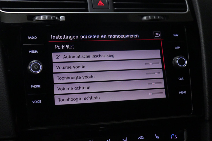 Volkswagen Golf 2.0 TSI GTI TCR /PANO/MILLTEK/CARPLAY/CARBON/KEYLESS/ACC/VOL