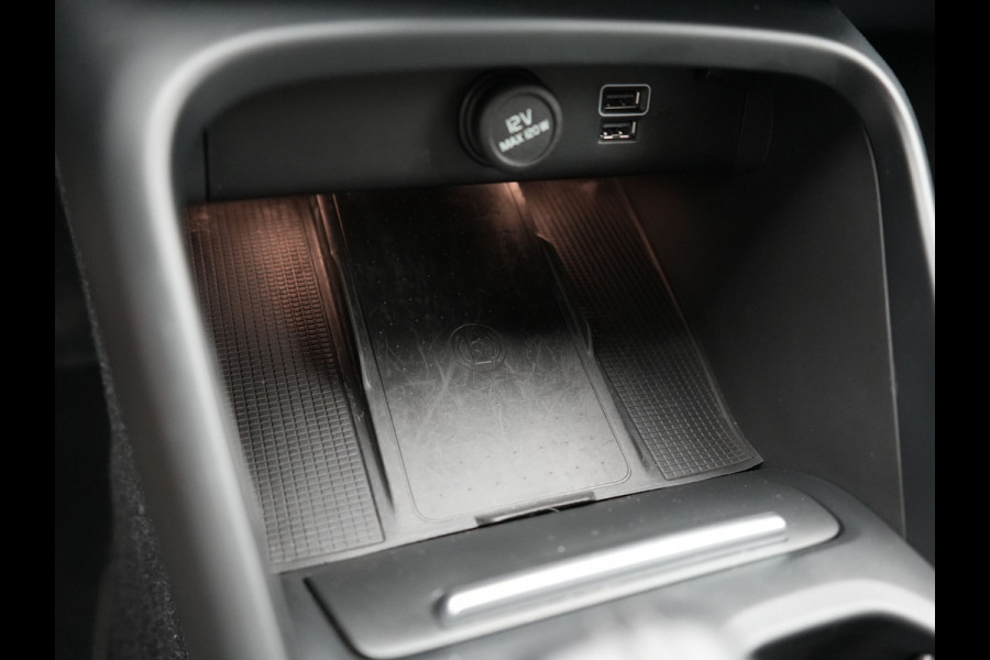 Volvo XC40 1.5 T5 Recharge R-Design PHEV 211pk Dealer O.H | Trekhaak Af Fabriek | Adaptive Cruise | Camera | Sportstoelen Memory & Verwarmd | Keyless | BLIS | Apple Carplay | Stuurverwarming | Pilot Assist | Virtual | Navigatie | DAB | 19"L.M | Plug In Hybrid |
