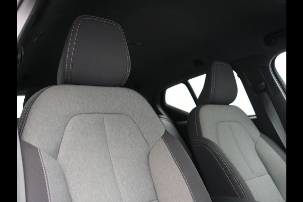 Volvo XC40 1.5 T5 Recharge R-Design PHEV 211pk Dealer O.H | Trekhaak Af Fabriek | Adaptive Cruise | Camera | Sportstoelen Memory & Verwarmd | Keyless | BLIS | Apple Carplay | Stuurverwarming | Pilot Assist | Virtual | Navigatie | DAB | 19"L.M | Plug In Hybrid |