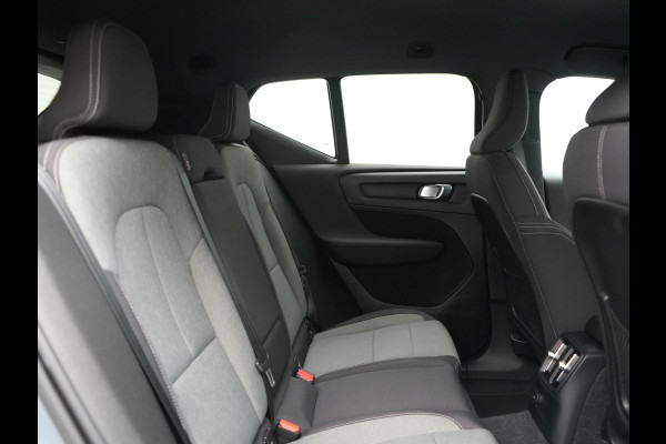 Volvo XC40 1.5 T5 Recharge R-Design PHEV 211pk Dealer O.H | Trekhaak Af Fabriek | Adaptive Cruise | Camera | Sportstoelen Memory & Verwarmd | Keyless | BLIS | Apple Carplay | Stuurverwarming | Pilot Assist | Virtual | Navigatie | DAB | 19"L.M | Plug In Hybrid |