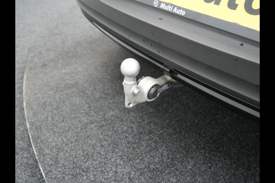 Volvo XC40 1.5 T5 Recharge R-Design PHEV 211pk Dealer O.H | Trekhaak Af Fabriek | Adaptive Cruise | Camera | Sportstoelen Memory & Verwarmd | Keyless | BLIS | Apple Carplay | Stuurverwarming | Pilot Assist | Virtual | Navigatie | DAB | 19"L.M | Plug In Hybrid |