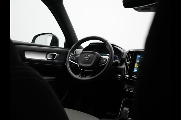 Volvo XC40 1.5 T5 Recharge R-Design PHEV 211pk Dealer O.H | Trekhaak Af Fabriek | Adaptive Cruise | Camera | Sportstoelen Memory & Verwarmd | Keyless | BLIS | Apple Carplay | Stuurverwarming | Pilot Assist | Virtual | Navigatie | DAB | 19"L.M | Plug In Hybrid |