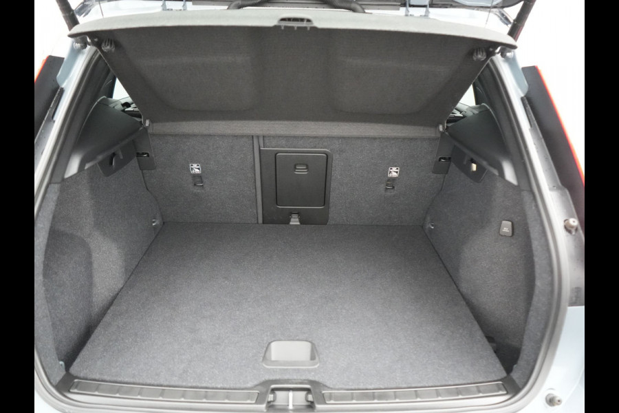 Volvo XC40 1.5 T5 Recharge R-Design PHEV 211pk Dealer O.H | Trekhaak Af Fabriek | Adaptive Cruise | Camera | Sportstoelen Memory & Verwarmd | Keyless | BLIS | Apple Carplay | Stuurverwarming | Pilot Assist | Virtual | Navigatie | DAB | 19"L.M | Plug In Hybrid |