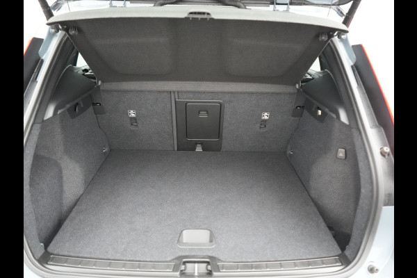 Volvo XC40 1.5 T5 Recharge R-Design PHEV 211pk Dealer O.H | Trekhaak Af Fabriek | Adaptive Cruise | Camera | Sportstoelen Memory & Verwarmd | Keyless | BLIS | Apple Carplay | Stuurverwarming | Pilot Assist | Virtual | Navigatie | DAB | 19"L.M | Plug In Hybrid |
