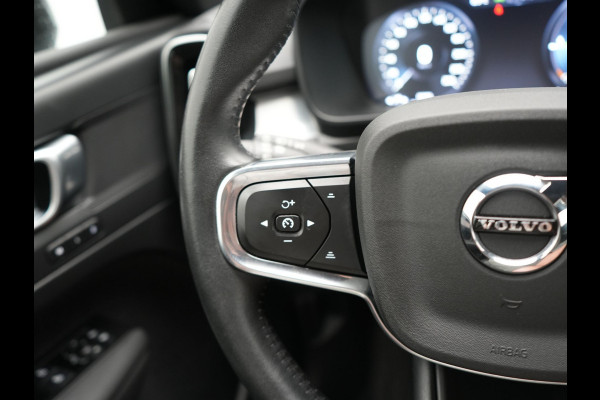 Volvo XC40 1.5 T5 Recharge R-Design PHEV 211pk Dealer O.H | Trekhaak Af Fabriek | Adaptive Cruise | Camera | Sportstoelen Memory & Verwarmd | Keyless | BLIS | Apple Carplay | Stuurverwarming | Pilot Assist | Virtual | Navigatie | DAB | 19"L.M | Plug In Hybrid |
