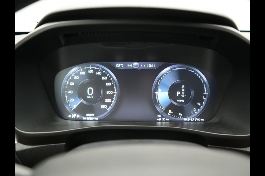 Volvo XC40 1.5 T5 Recharge R-Design PHEV 211pk Dealer O.H | Trekhaak Af Fabriek | Adaptive Cruise | Camera | Sportstoelen Memory & Verwarmd | Keyless | BLIS | Apple Carplay | Stuurverwarming | Pilot Assist | Virtual | Navigatie | DAB | 19"L.M | Plug In Hybrid |