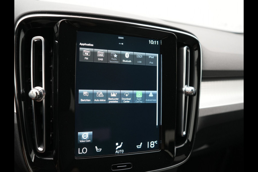 Volvo XC40 1.5 T5 Recharge R-Design PHEV 211pk Dealer O.H | Trekhaak Af Fabriek | Adaptive Cruise | Camera | Sportstoelen Memory & Verwarmd | Keyless | BLIS | Apple Carplay | Stuurverwarming | Pilot Assist | Virtual | Navigatie | DAB | 19"L.M | Plug In Hybrid |
