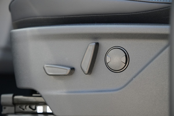Ford E-Transit Custom 340 L2H1 Sport 71 kWh 218pk - ACC - DDS LED - Pro Power - Verwarmd stuurwiel - Navi - 360 Camera - Rijklaar