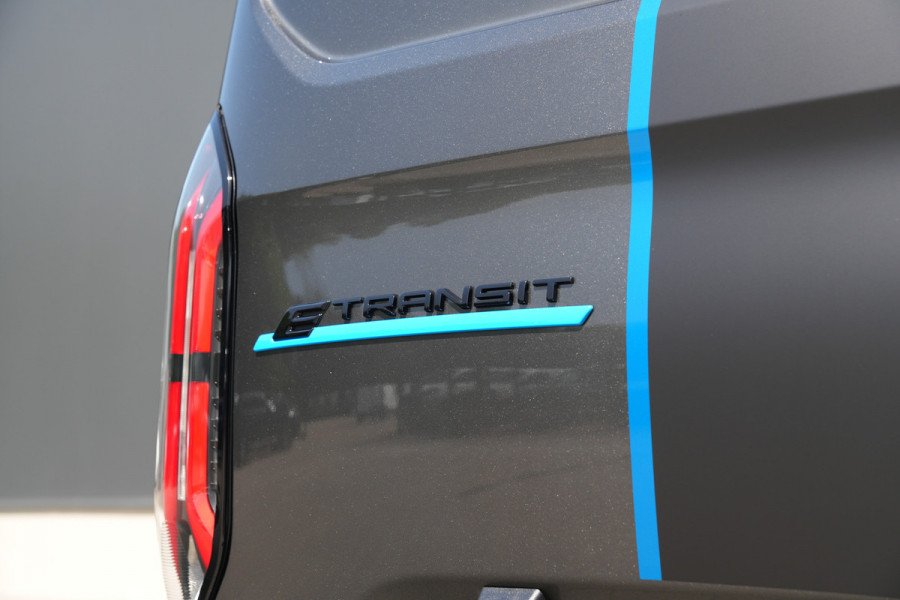 Ford E-Transit Custom 340 L2H1 Sport 71 kWh 218pk - ACC - DDS LED - Pro Power - Verwarmd stuurwiel - Navi - 360 Camera - Rijklaar