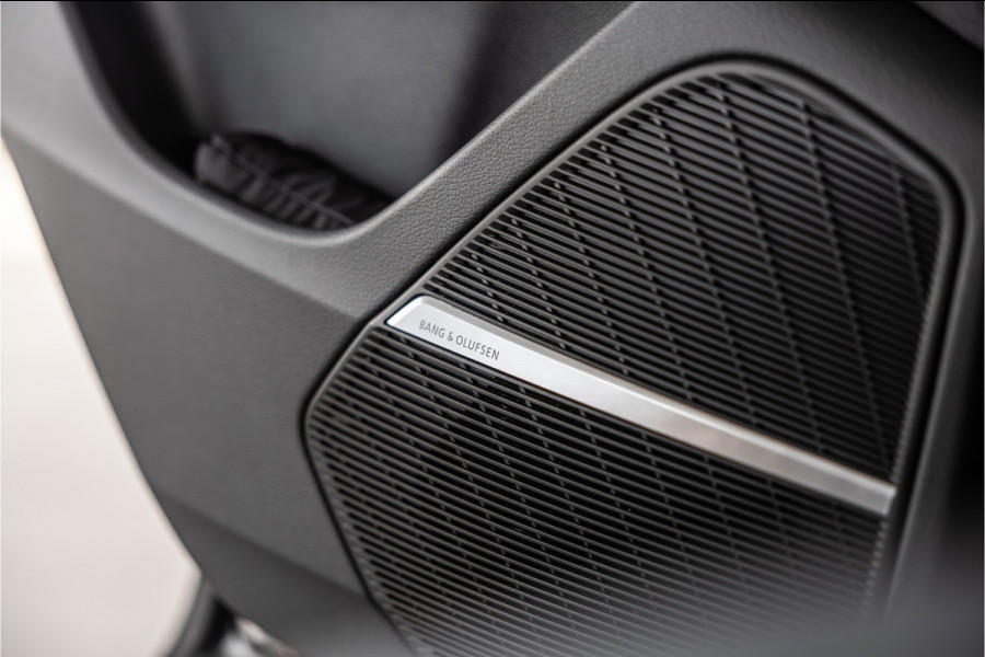 Audi Q8 60 TFSI e S-Line Competition | Panorama | B&O | Matrix Laser LED | 360 Camera | RS Zetels | Elek trekhaak | ACC | Stoelverwarming V+A | Keyless | MY2026 | Fabrieksgarantie