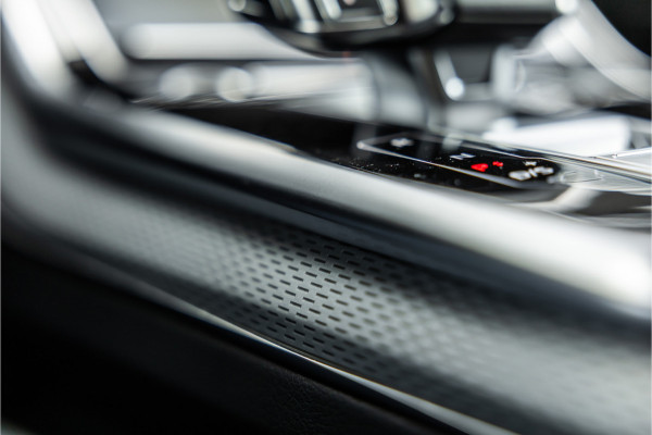 Audi Q8 60 TFSI e S-Line Competition | Panorama | B&O | Matrix Laser LED | 360 Camera | RS Zetels | Elek trekhaak | ACC | Stoelverwarming V+A | Keyless | MY2026 | Fabrieksgarantie