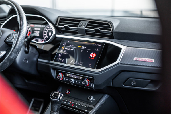 Audi RSQ3 2.5 TFSI 400 PK Sportback | Panorama | B&O 3D | Matrix | ACC | DCC Memory | RS Zetels | Sportuitlaat | Keramische coating | Sfeerverlichting | Dealer onderhouden | Nieuwe remmen rondom
