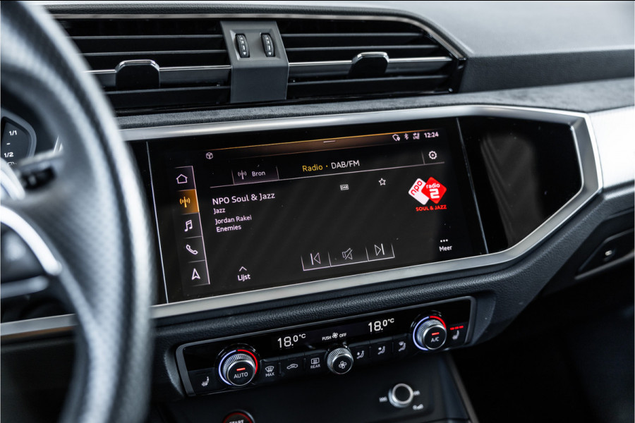 Audi RSQ3 2.5 TFSI 400 PK Sportback | Panorama | B&O 3D | Matrix | ACC | DCC Memory | RS Zetels | Sportuitlaat | Keramische coating | Sfeerverlichting | Dealer onderhouden | Nieuwe remmen rondom