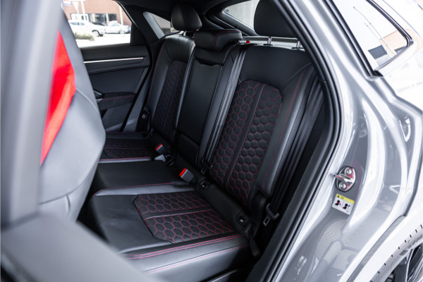 Audi RSQ3 2.5 TFSI 400 PK Sportback | Panorama | B&O 3D | Matrix | ACC | DCC Memory | RS Zetels | Sportuitlaat | Keramische coating | Sfeerverlichting | Dealer onderhouden | Nieuwe remmen rondom