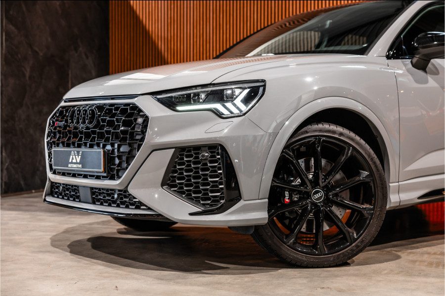 Audi RSQ3 2.5 TFSI 400 PK Sportback | Panorama | B&O 3D | Matrix | ACC | DCC Memory | RS Zetels | Sportuitlaat | Keramische coating | Sfeerverlichting | Dealer onderhouden | Nieuwe remmen rondom