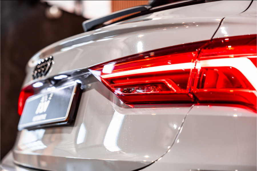 Audi RSQ3 2.5 TFSI 400 PK Sportback | Panorama | B&O 3D | Matrix | ACC | DCC Memory | RS Zetels | Sportuitlaat | Keramische coating | Sfeerverlichting | Dealer onderhouden | Nieuwe remmen rondom