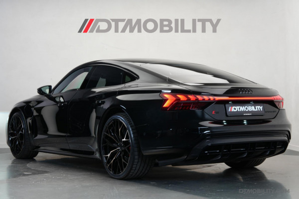 Audi e-tron GT RS 93 kWh | Carbon | Vol Opties! | Alcantara
