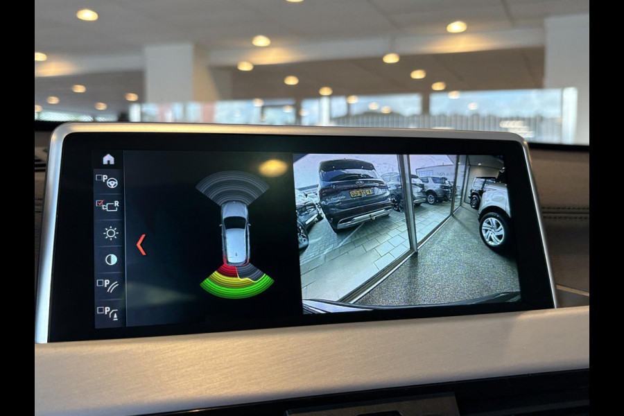 BMW X1 xDrive25e xLine | VOL! | Panoramadak | Harman Kardon | Adaptive Cruise | Keyless | Stoel & Stuurverwarming | Camera | 19 inch velgen | Elektrische achterklep | M stuurwiel |