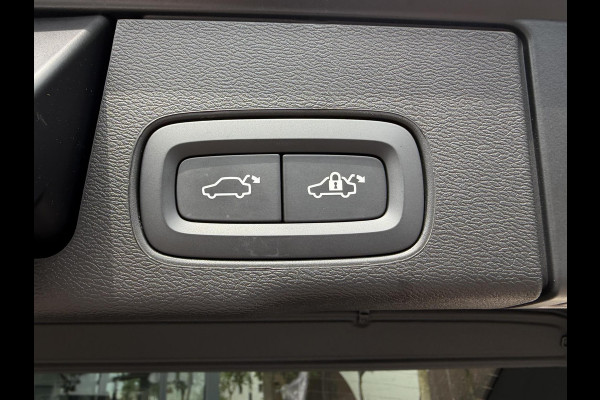 Volvo XC60 Plug-In Hybrid AWD T6 Plus Dark Recharge ADAPT. CRUISE CONTROL | STUUR & STOEL VERWARMING | PANORAMA DAK | 360 GRADEN CAMERA | ELEK. STOELEN MET GEHEUGEN | HARMAN/KARDON AUDIO