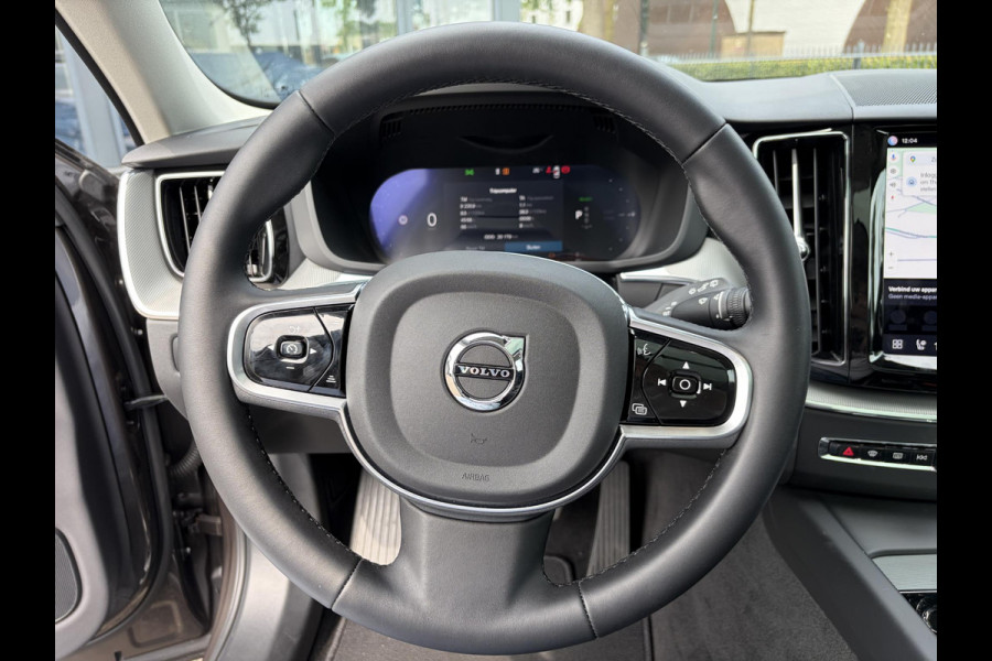 Volvo XC60 Plug-In Hybrid AWD T6 Plus Dark Recharge ADAPT. CRUISE CONTROL | STUUR & STOEL VERWARMING | PANORAMA DAK | 360 GRADEN CAMERA | ELEK. STOELEN MET GEHEUGEN | HARMAN/KARDON AUDIO