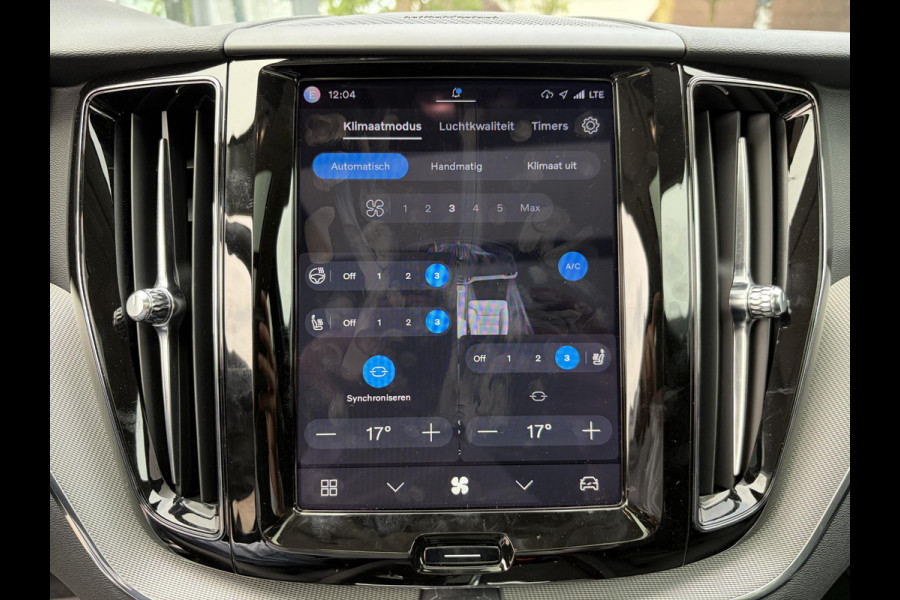 Volvo XC60 Plug-In Hybrid AWD T6 Plus Dark Recharge ADAPT. CRUISE CONTROL | STUUR & STOEL VERWARMING | PANORAMA DAK | 360 GRADEN CAMERA | ELEK. STOELEN MET GEHEUGEN | HARMAN/KARDON AUDIO