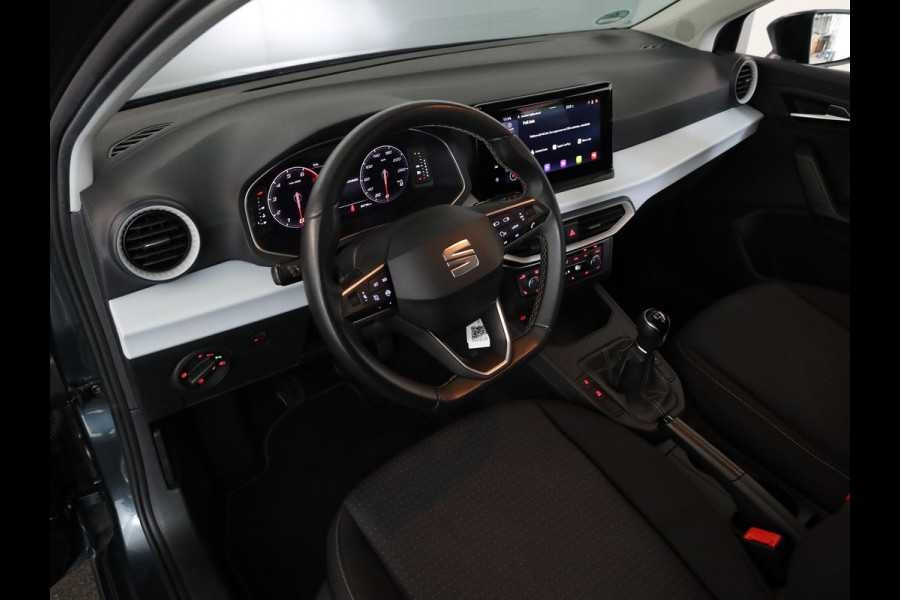 Seat Ibiza 1.0 EcoTSI Style Business Intense 95 pk | Navigatie | Parkeersensoren | Autom. airco | LED koplampen | Apple Carplay/Android Auto |