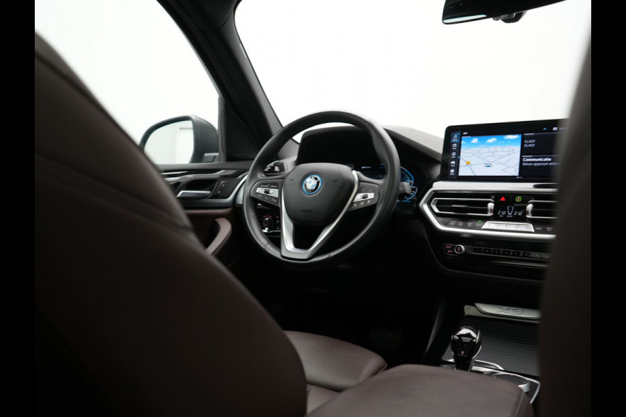 BMW X3 xDrive30e PHEV 293pk Dealer O.H | Trekhaak Af Fabriek | Panodak | 360 Camera | Lederen Sportstoelen Verwarmd | Cruise Control | Apple Carplay | Virtual | Navigatie | DAB | 18"L.M | Plug In Hybrid |