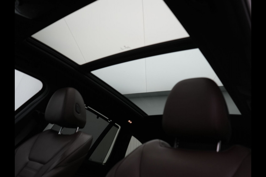 BMW X3 xDrive30e PHEV 293pk Dealer O.H | Trekhaak Af Fabriek | Panodak | 360 Camera | Lederen Sportstoelen Verwarmd | Cruise Control | Apple Carplay | Virtual | Navigatie | DAB | 18"L.M | Plug In Hybrid |