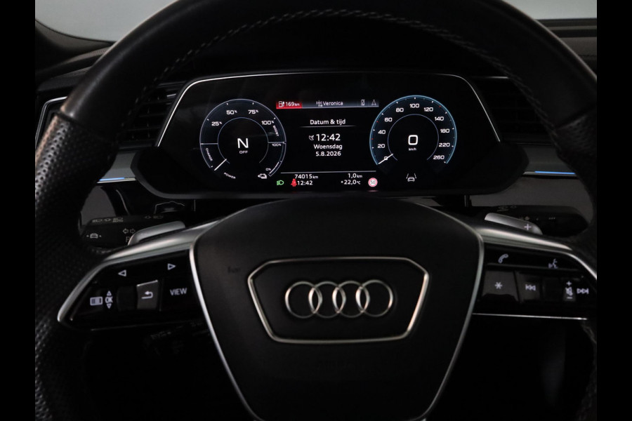 Audi Q8 Sportback e-tron 50 quattro S Edition 95 kWh 340pk | Panoramadak | Lederen bekleding | Luchtvering |  Elektrisch verstelbare voorstoelen met geheugen |