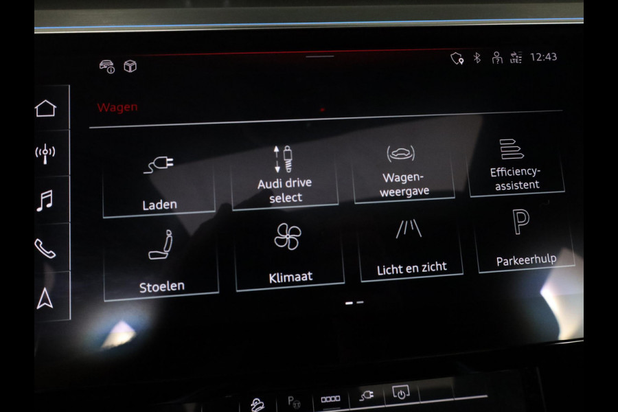 Audi Q8 Sportback e-tron 50 quattro S Edition 95 kWh 340pk | Panoramadak | Lederen bekleding | Luchtvering |  Elektrisch verstelbare voorstoelen met geheugen |