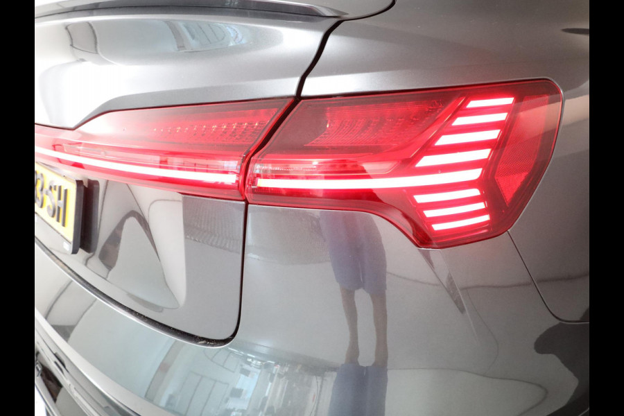 Audi Q8 Sportback e-tron 50 quattro S Edition 95 kWh 340pk | Panoramadak | Lederen bekleding | Luchtvering |  Elektrisch verstelbare voorstoelen met geheugen |