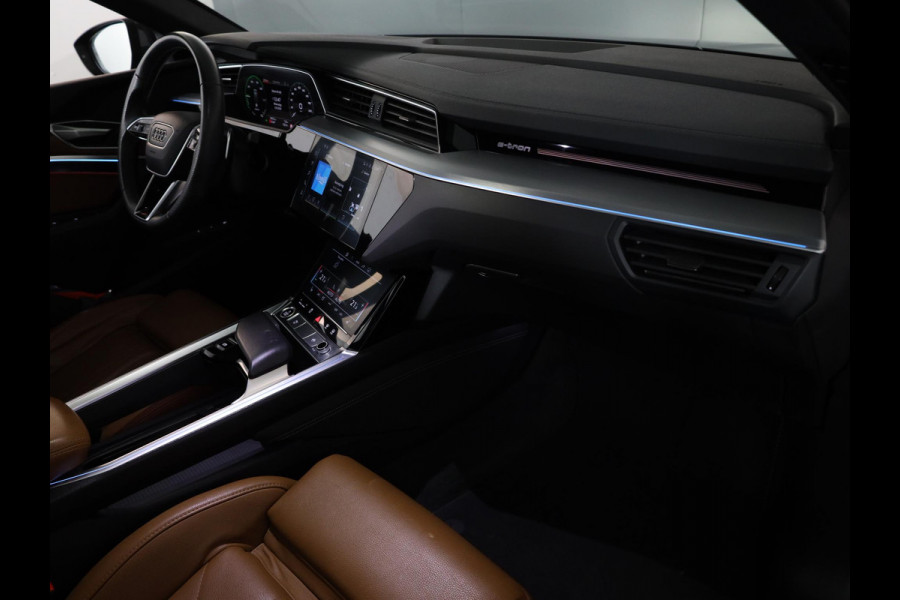 Audi Q8 Sportback e-tron 50 quattro S Edition 95 kWh 340pk | Panoramadak | Lederen bekleding | Luchtvering |  Elektrisch verstelbare voorstoelen met geheugen |