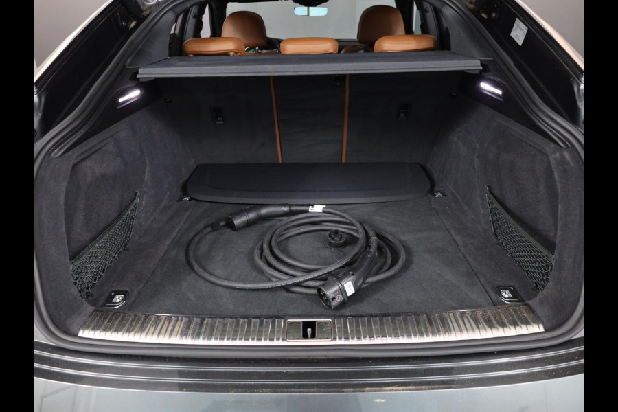 Audi Q8 Sportback e-tron 50 quattro S Edition 95 kWh 340pk | Panoramadak | Lederen bekleding | Luchtvering |  Elektrisch verstelbare voorstoelen met geheugen |
