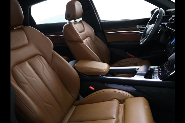 Audi Q8 Sportback e-tron 50 quattro S Edition 95 kWh 340pk | Panoramadak | Lederen bekleding | Luchtvering |  Elektrisch verstelbare voorstoelen met geheugen |