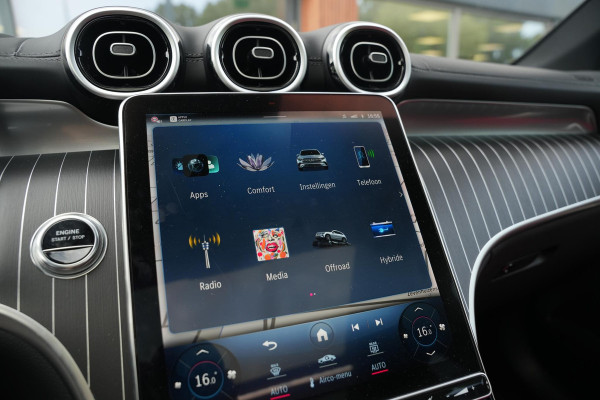 Mercedes-Benz GLC 400e 4MATIC AMG Line Panoramadak Burmester HeadUp Keyless Leer
