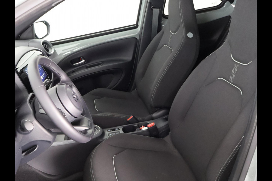 Toyota Aygo X Hybrid 115 Pulse | Adaptieve Cruise Control | Camera | Apple Carplay & Android auto |