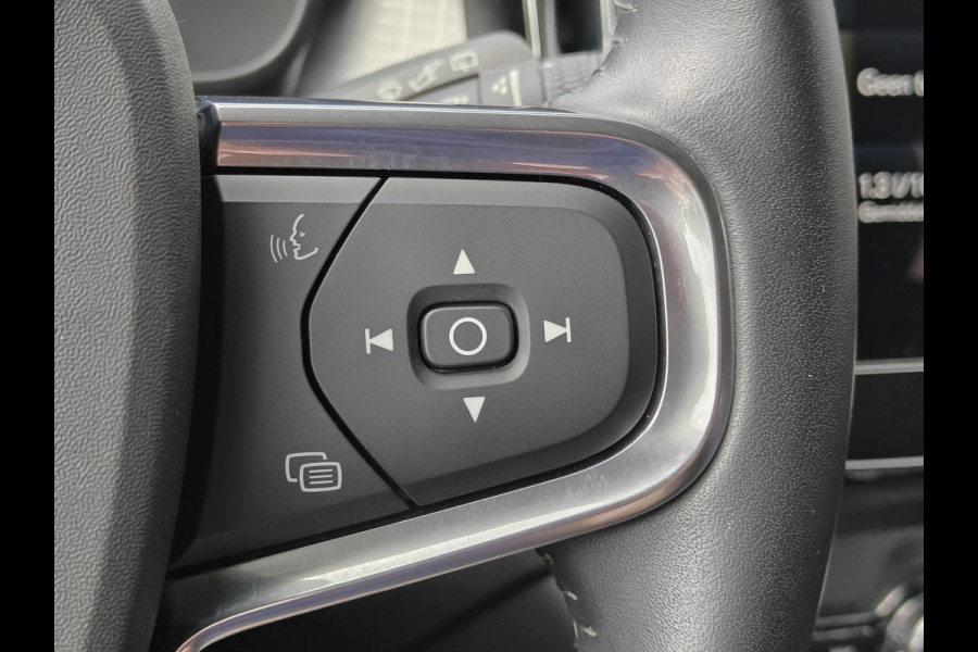 Volvo XC40 T2 130PK Automaat Business Pro | Adaptieve Cruise | Park assist camera | Dealer onderhouden