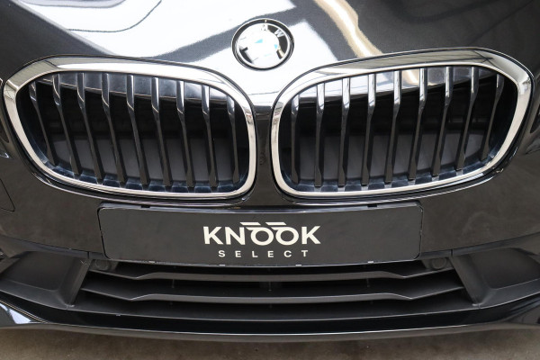 BMW 2 Serie Active Tourer 218i Executive Sport Line Automaat / Navigatiesysteem / Trekhaak / Sportstoelen / Climate Control / 16 Inch / LED / Parkeersensoren / Hifi / Cruise Control / Lichtpakket / Chrome Line