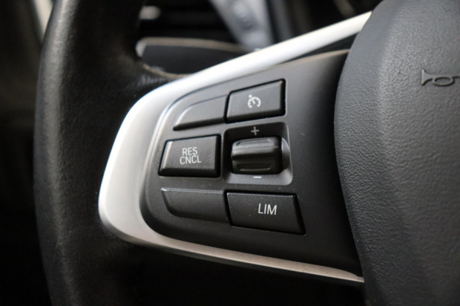 BMW 2 Serie Active Tourer 218i Executive Sport Line Automaat / Navigatiesysteem / Trekhaak / Sportstoelen / Climate Control / 16 Inch / LED / Parkeersensoren / Hifi / Cruise Control / Lichtpakket / Chrome Line