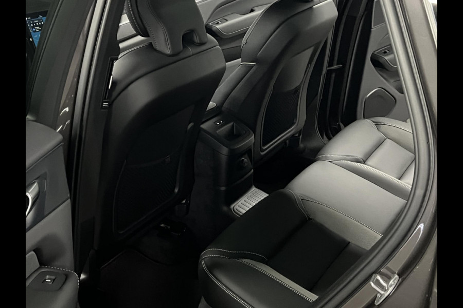 Volvo XC60 2.0 T8 Plug-in hybrid AWD Plus Dark Luchtvering | Trekhaak | Adapt. cruise | Open dak | 360 camera | Harman/Kardon | Stuur-/Stoelverwarming
