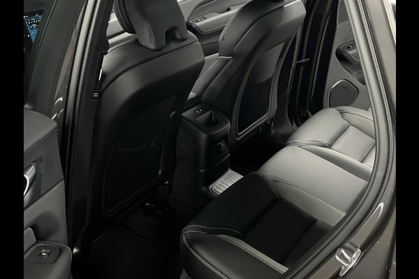 Volvo XC60 2.0 T8 Plug-in hybrid AWD Plus Dark Luchtvering | Trekhaak | Adapt. cruise | Open dak | 360 camera | Harman/Kardon | Stuur-/Stoelverwarming