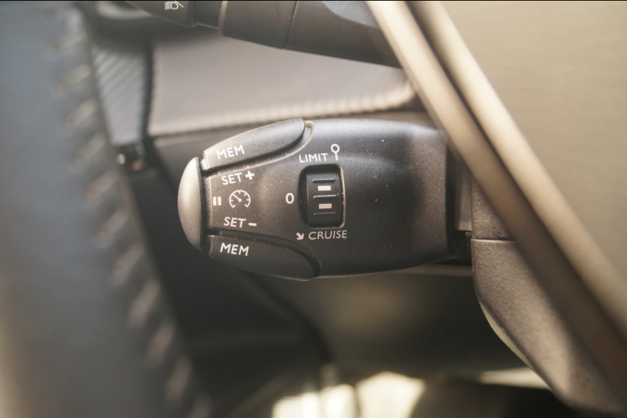 Peugeot 2008 1.2 PureTech Active -AIRCO-PDC-CARPLAY-NW.DISTR.RIEM-