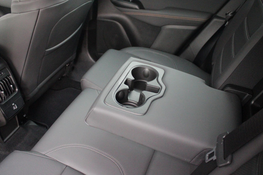 Alfa Romeo Tonale 1.3T PHEV 280PK EDIZIONE BUSINESS | AFNEEMBARE TREKHAAK | ALL SEASON BANDEN | PREMIUM PACK: LEDEREN BEKLEDING/GEVENTILEERDE VOORSTOELEN/4-VOUDIG ELEKTRISCH VERSTELBARE LENDESTEUN VOORSTOELEN/HOOGGLANS ZWARTE RAAMOMLIJSTING/AMBIENT LIGHTING | TECHNOLOGY PACK: PAARKEERWAARSCHUWING VOOR ACHTER ZIJKANT/AUTOMATISCHE INPARKEERHULP MET EXIT ASSIST/360° CAMERA/AUTONOMOUS DRIVING LEVEL 2 MET O.A. ADAPTIVE CRUISE CONTROL/BLIND SPOT DETECTION/AUTOMATISCH DIMMENDE BUITENSPIEGELS/ELEKTRISCH BEDIENBARE ACHTERKLEP/DRAADLOZE TELEFOONLADER | WINTERPACK: STOELVERWARMING VOOR/STUURVERWAR